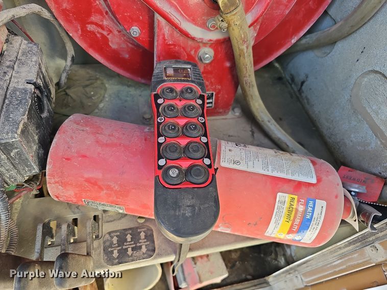 image for item DQ8521 2012 Peterbilt PB330  utility / service truck