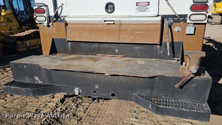 image for item DQ8521 2012 Peterbilt PB330  utility / service truck