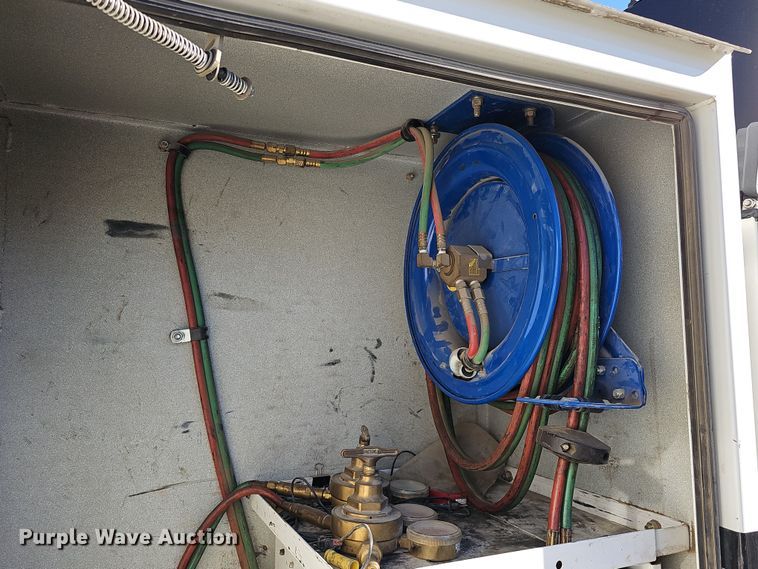 image for item DQ8521 2012 Peterbilt PB330  utility / service truck