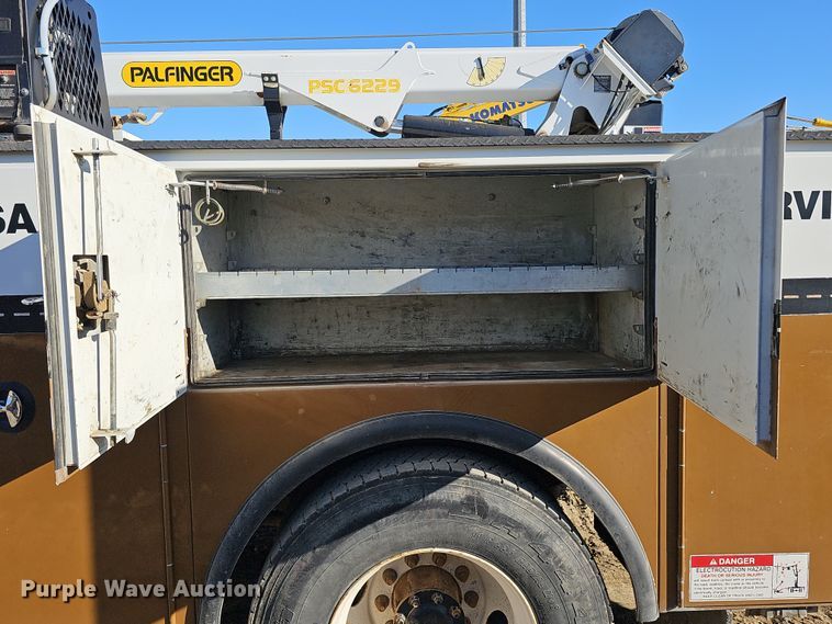 image for item DQ8521 2012 Peterbilt PB330  utility / service truck