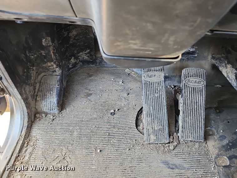 image for item DQ8521 2012 Peterbilt PB330  utility / service truck