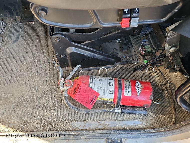 image for item DQ8521 2012 Peterbilt PB330  utility / service truck