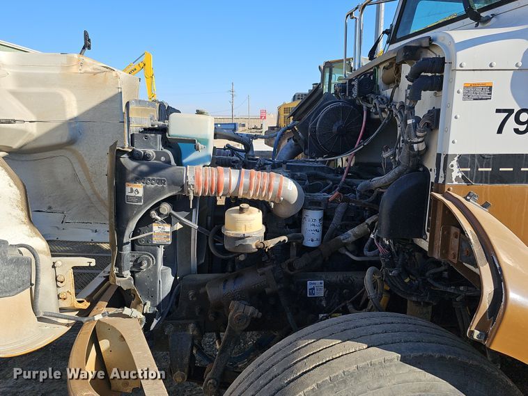 image for item DQ8521 2012 Peterbilt PB330  utility / service truck