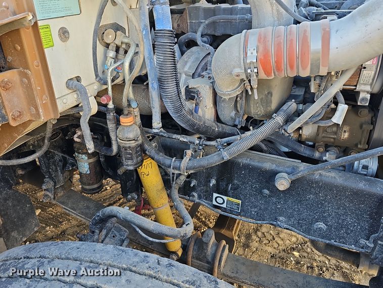 image for item DQ8521 2012 Peterbilt PB330  utility / service truck