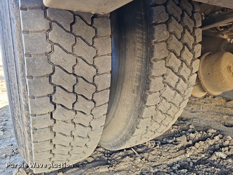 image for item DQ8521 2012 Peterbilt PB330  utility / service truck