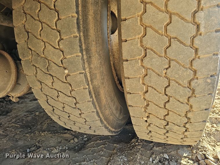 image for item DQ8521 2012 Peterbilt PB330  utility / service truck