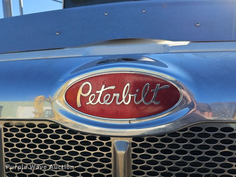 image for item DQ8521 2012 Peterbilt PB330  utility / service truck