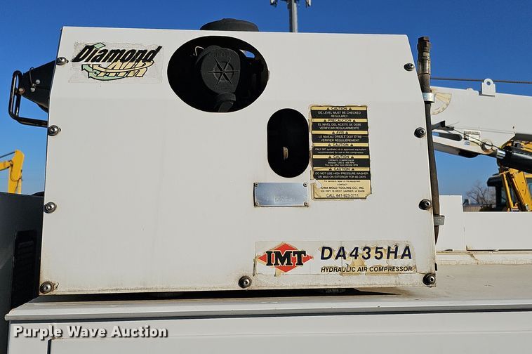 image for item DQ8522 2007 Peterbilt PB330  utility / service truck