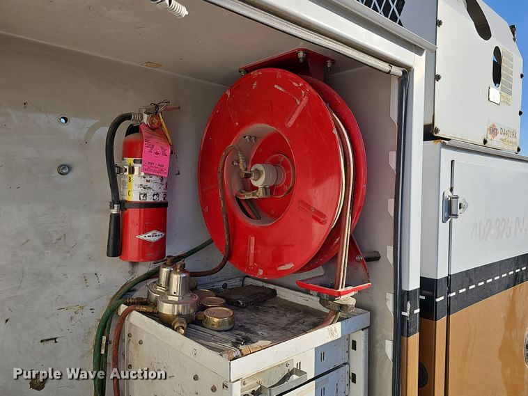 image for item DQ8522 2007 Peterbilt PB330  utility / service truck