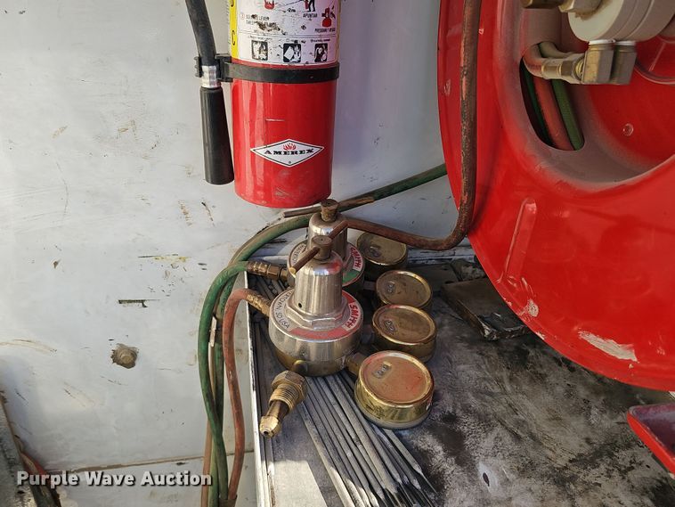 image for item DQ8522 2007 Peterbilt PB330  utility / service truck