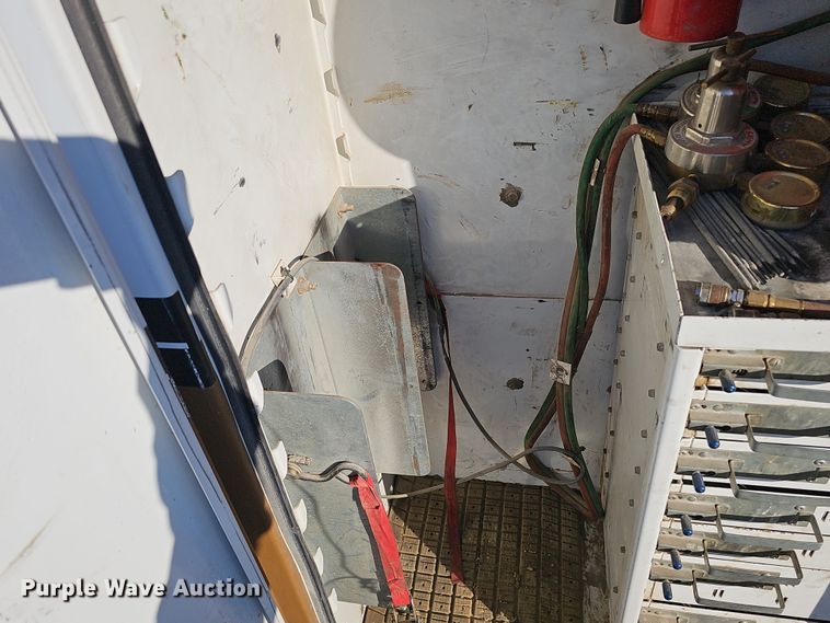 image for item DQ8522 2007 Peterbilt PB330  utility / service truck