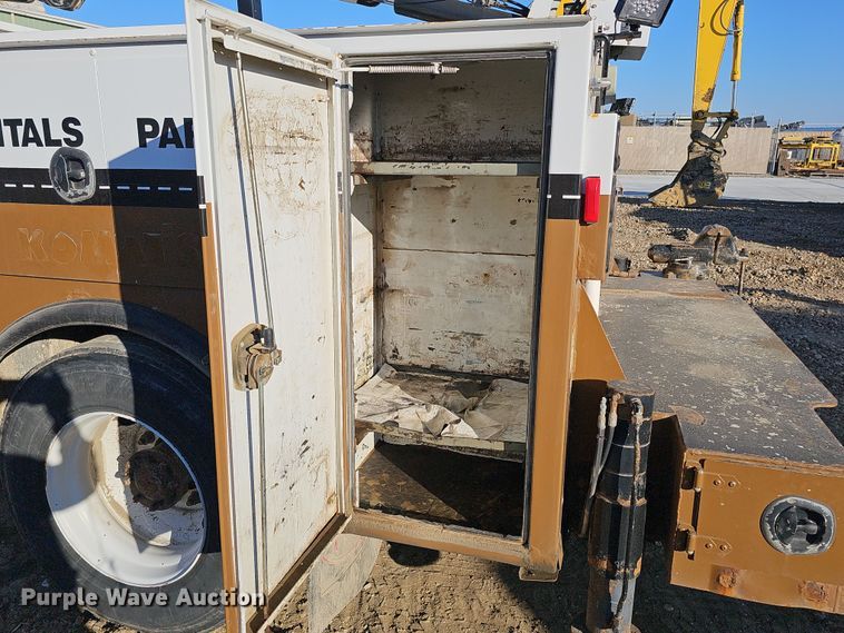 image for item DQ8522 2007 Peterbilt PB330  utility / service truck