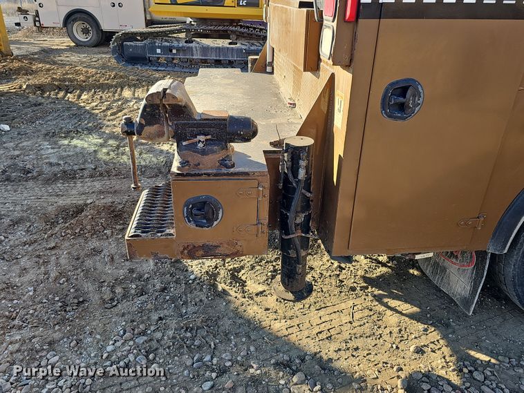 image for item DQ8522 2007 Peterbilt PB330  utility / service truck