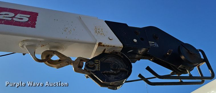 image for item DQ8522 2007 Peterbilt PB330  utility / service truck