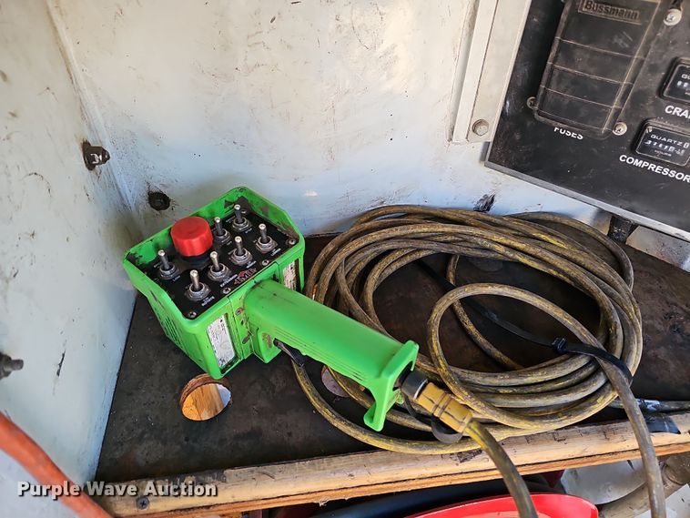 image for item DQ8522 2007 Peterbilt PB330  utility / service truck