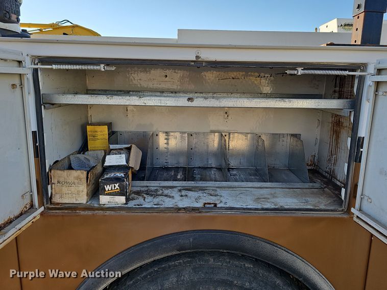 image for item DQ8522 2007 Peterbilt PB330  utility / service truck