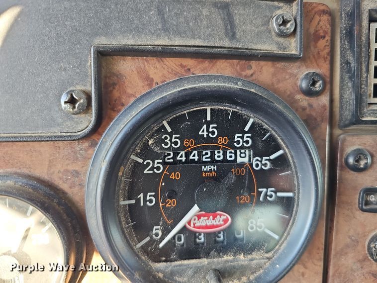 image for item DQ8522 2007 Peterbilt PB330  utility / service truck