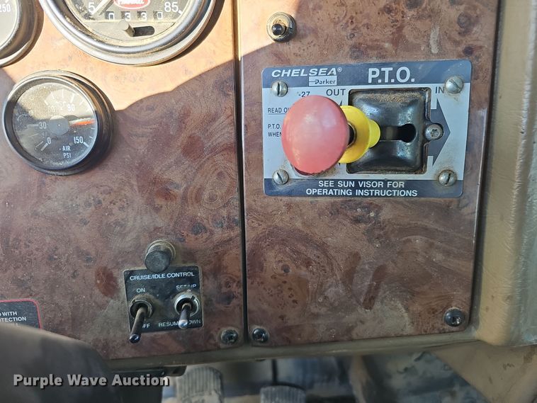 image for item DQ8522 2007 Peterbilt PB330  utility / service truck