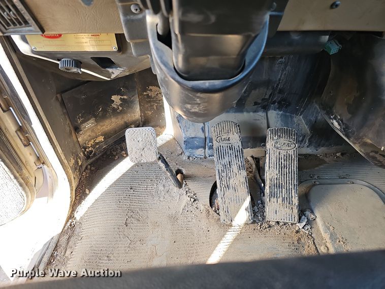 image for item DQ8522 2007 Peterbilt PB330  utility / service truck