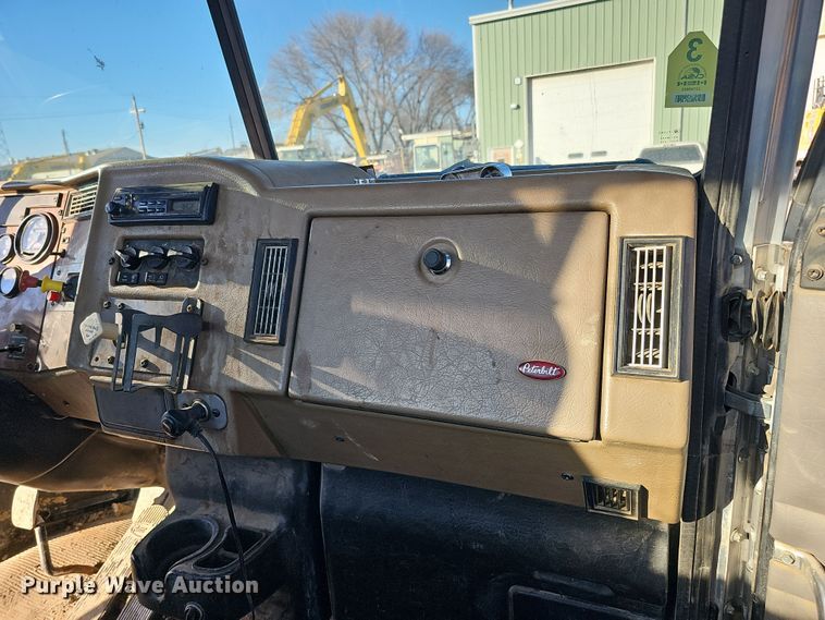 image for item DQ8522 2007 Peterbilt PB330  utility / service truck