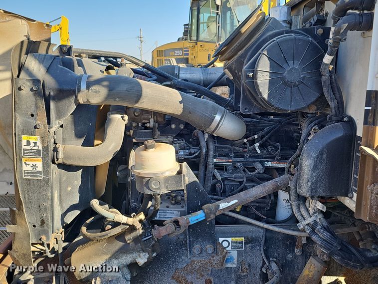 image for item DQ8522 2007 Peterbilt PB330  utility / service truck