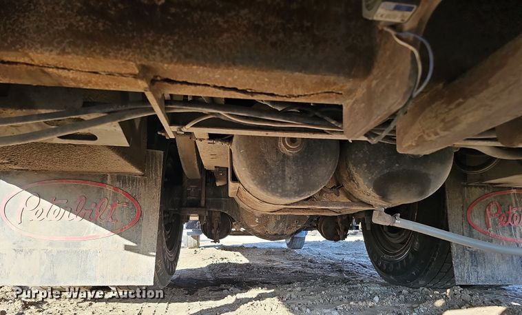 image for item DQ8522 2007 Peterbilt PB330  utility / service truck