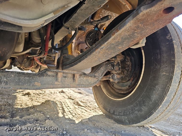 image for item DQ8522 2007 Peterbilt PB330  utility / service truck