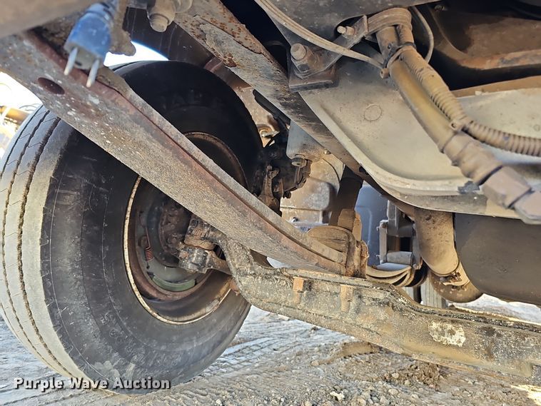 image for item DQ8522 2007 Peterbilt PB330  utility / service truck