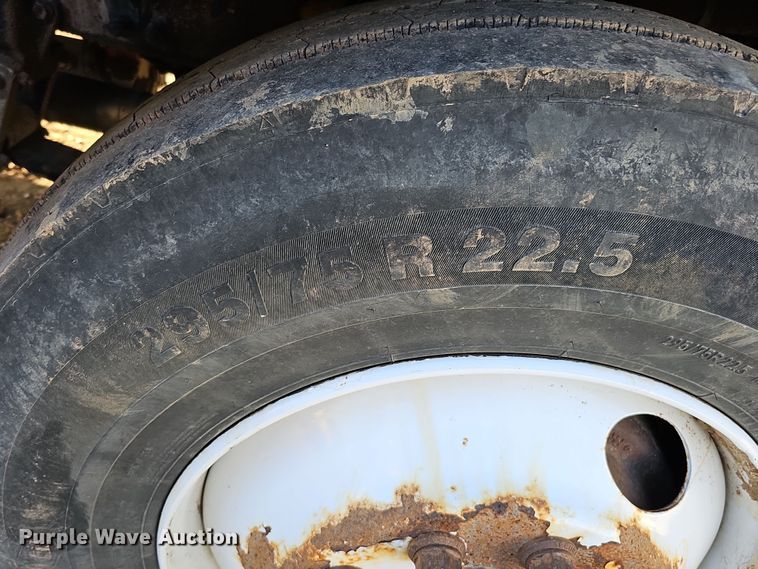 image for item DQ8522 2007 Peterbilt PB330  utility / service truck