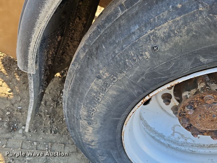 image for item DQ8522 2007 Peterbilt PB330  utility / service truck