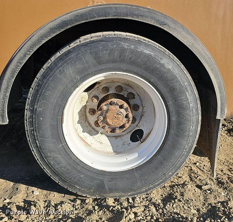 image for item DQ8522 2007 Peterbilt PB330  utility / service truck