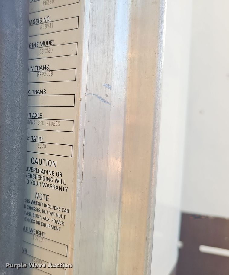 image for item DQ8522 2007 Peterbilt PB330  utility / service truck