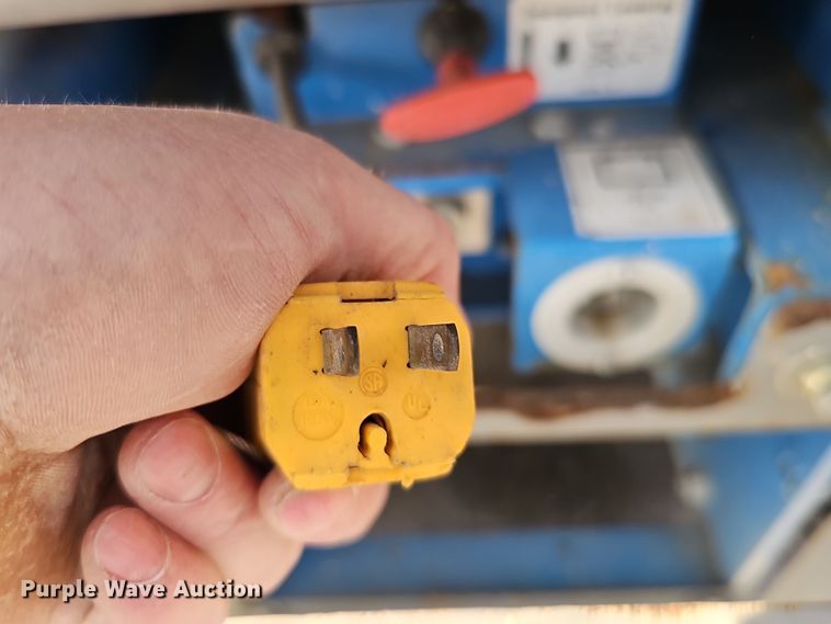 image for item DQ8526 Genie GS-1930  scissor lift