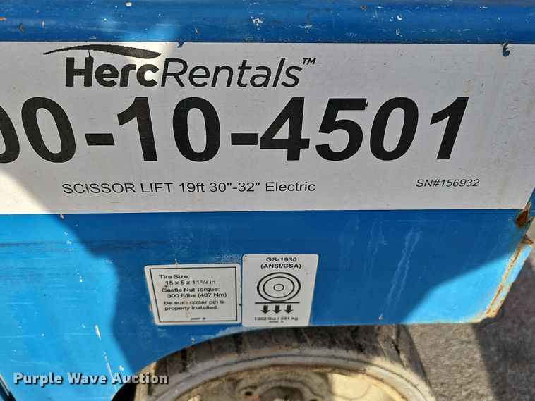 image for item DQ8526 Genie GS-1930  scissor lift