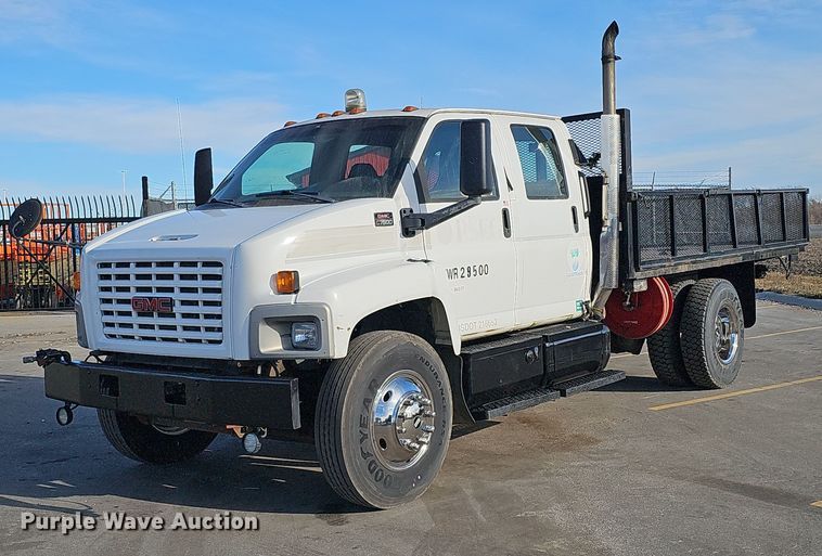 image for item DQ8528 2003 GMC C7500  flatbed truck