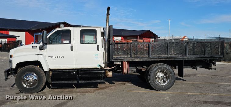 image for item DQ8528 2003 GMC C7500  flatbed truck