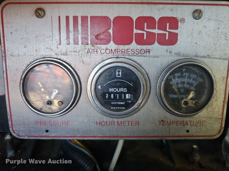 image for item DQ8528 2003 GMC C7500  flatbed truck