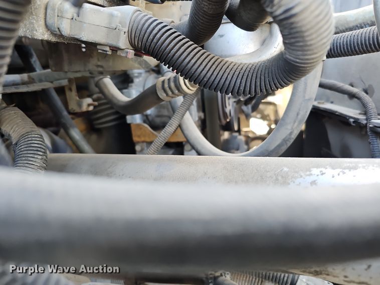 image for item DQ8528 2003 GMC C7500  flatbed truck