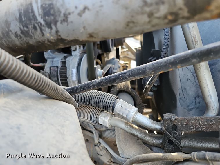 image for item DQ8528 2003 GMC C7500  flatbed truck