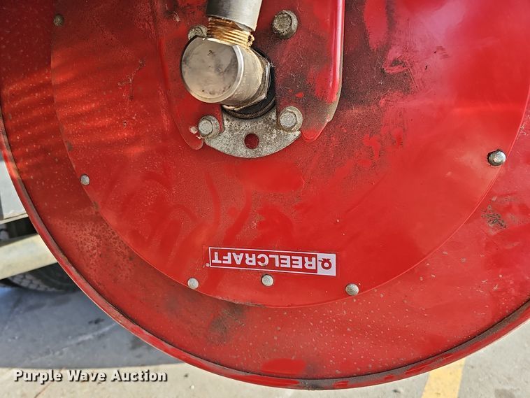 image for item DQ8528 2003 GMC C7500  flatbed truck