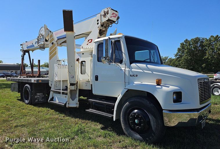 image for item DR5789 1998 Freightliner FL70  crane truck