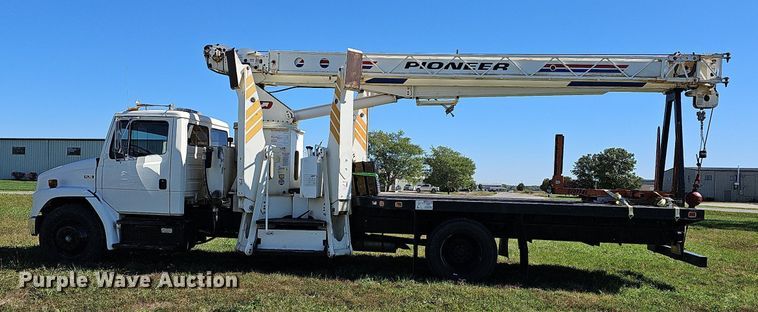 image for item DR5789 1998 Freightliner FL70  crane truck