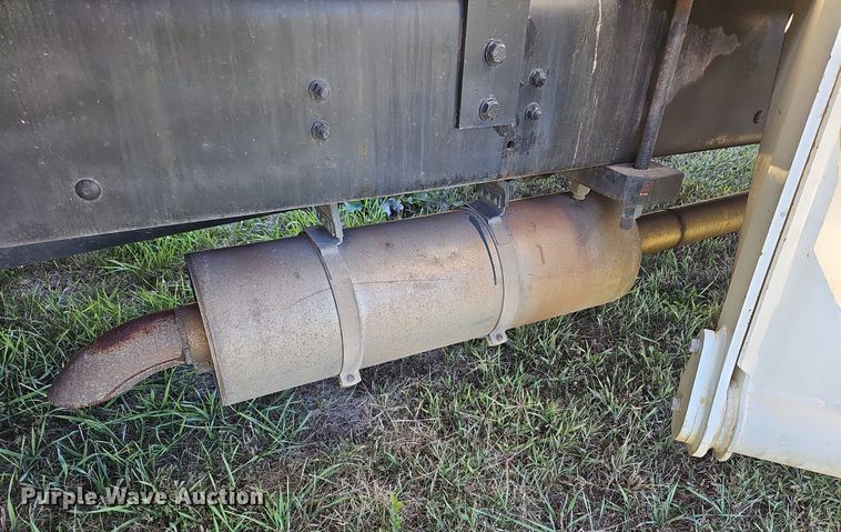 image for item DR5789 1998 Freightliner FL70  crane truck