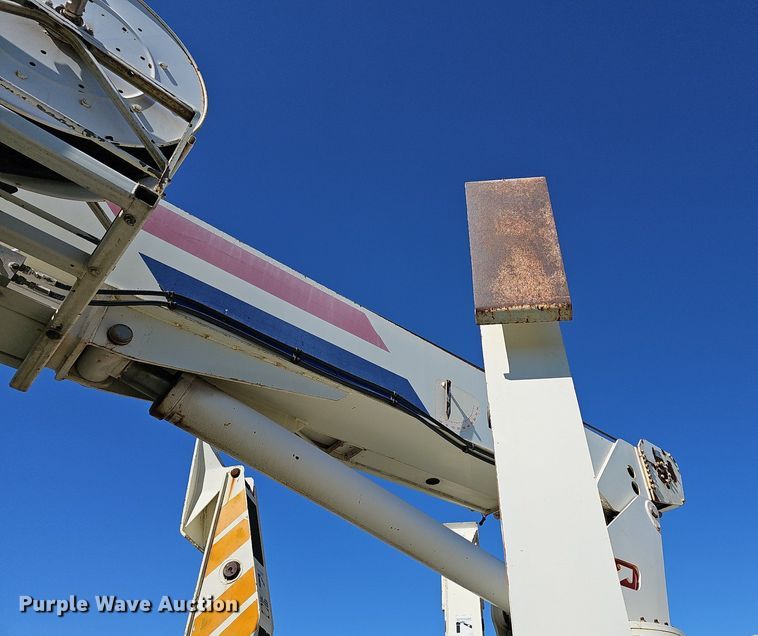 image for item DR5789 1998 Freightliner FL70  crane truck