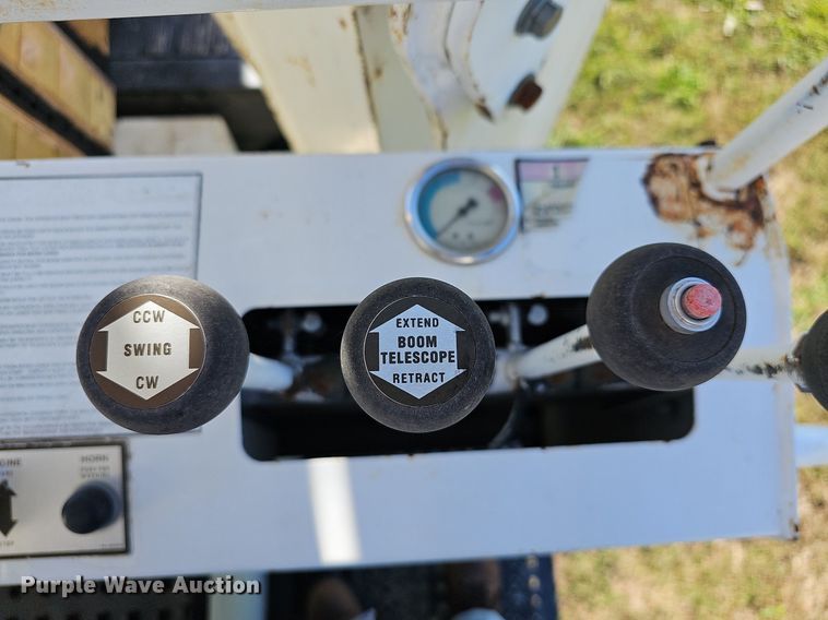 image for item DR5789 1998 Freightliner FL70  crane truck