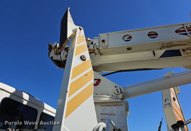 image for item DR5789 1998 Freightliner FL70  crane truck