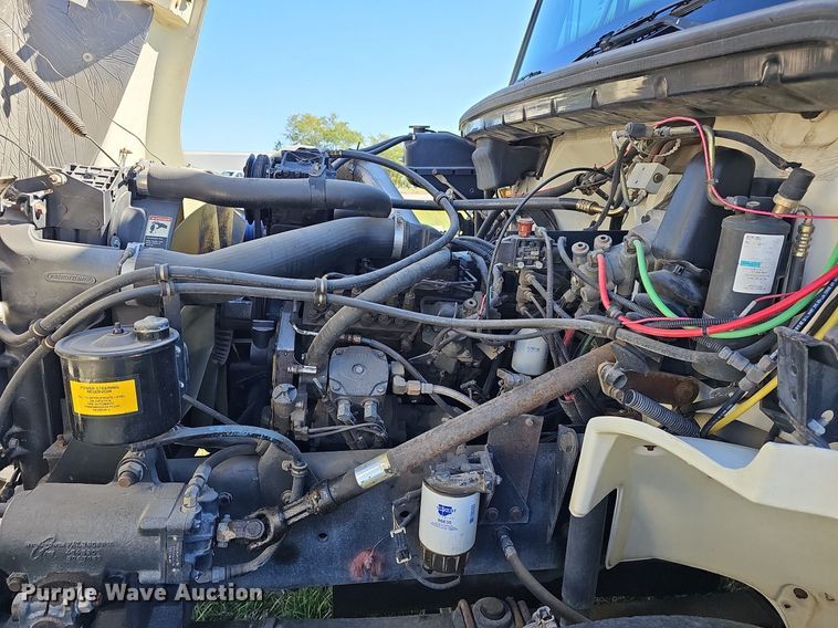 image for item DR5789 1998 Freightliner FL70  crane truck