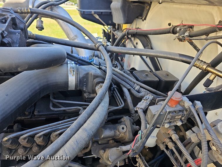 image for item DR5789 1998 Freightliner FL70  crane truck