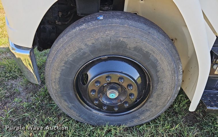 image for item DR5789 1998 Freightliner FL70  crane truck