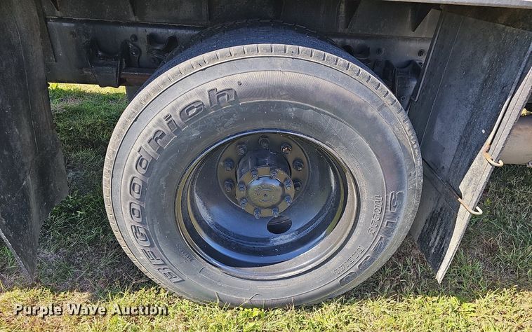 image for item DR5789 1998 Freightliner FL70  crane truck